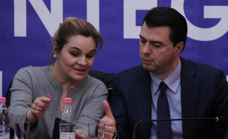 VIDEOT+DEKLARATAT/ Kur PD-LSI akuzonin njëra-tjetrën për shitblerje votash në të gjithë Shqipërinë: O Lulo të hëngërt tënja, se e ke të keqen brenda!