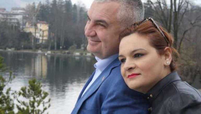 “NË BURG, O NË BURG”/ Qytetarët “MASAKROJNË” Ilir Metën: O gjak pirësi i popullit shqiptar, ti bashkë me… (FOTO)