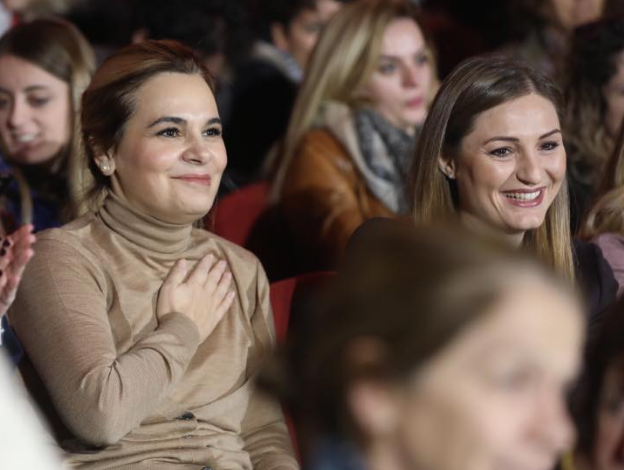 PAS OPERACIONIT/ Monika Kryemadhi flet për mungesën 2 javore, Klajda Gjosha përlotet