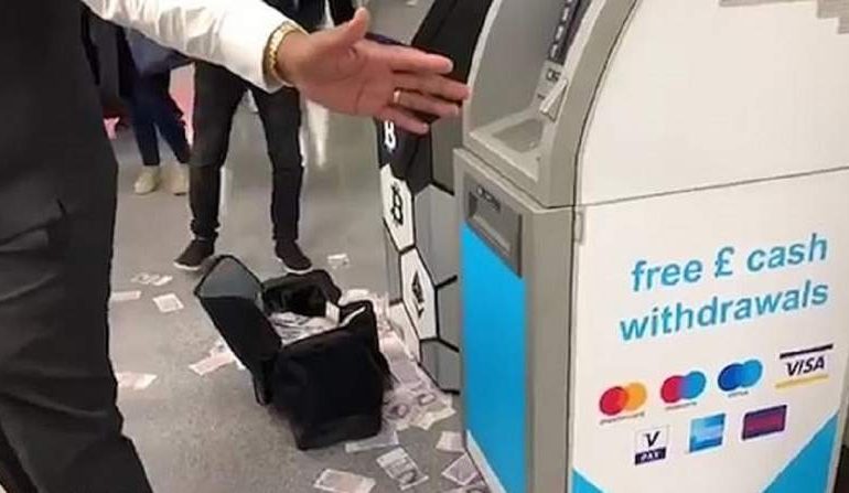 DO DONIT TË ISHIT ATY? Ja si “fluturuan” mijëra euro nga bankomati (FOTO)