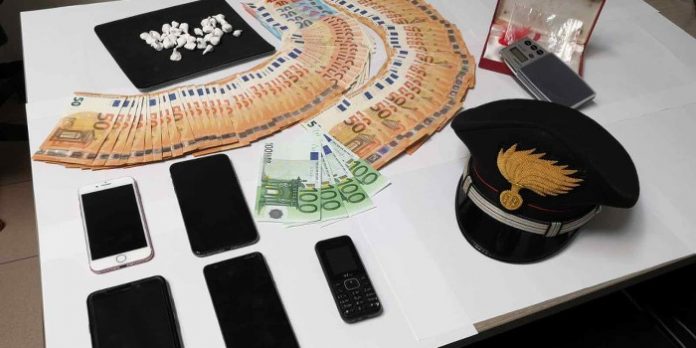 ME KOKAINË DHE PARA NË…/ Ja si e pësojnë 2 SHQIPTARËT, njëri prej tyre…