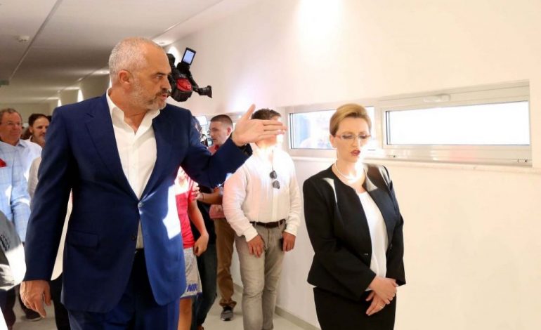 PAS MOLOTOVIT/ Voltana Ademi-Ramës: Ne do dëgjojmë Metën dhe s’do lejojmë mbajtjen e zgjedhjeve