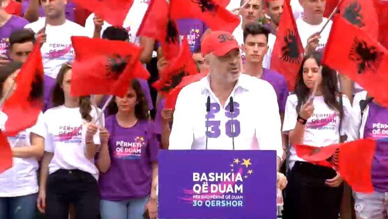 “BASHKITË E DREJTUARA NGA PD DHE LSI JANË KTHYER NË ÇETA”/ Rama në Përmet: Koha kur socialistët bëjnë 1 mm mbrapa ka mbaruar