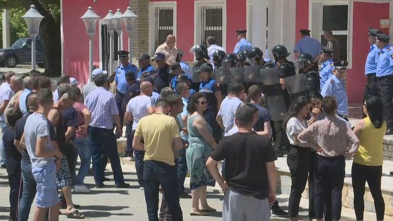 SHQIPËRIA VOTON/ Berati me TRE kandidatë, ish-zv.ministri përballë Shkarpës dhe Aleksit