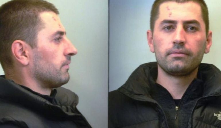 IDENTITETE DHE MOSHA TË NDRYSHME/ Ky është Titi, shqiptari i rrezikshëm që kërkohet nga policia greke