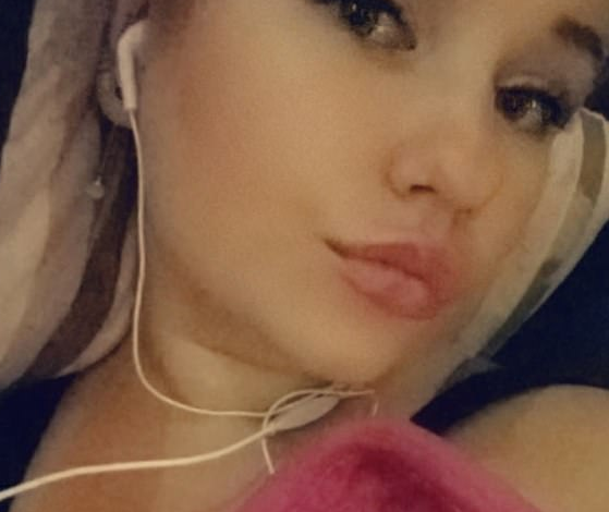NJOHU NJË DJALË NË INTERNET/ Pas arratisjes me të, 22 vjeçarja gjen… (FOTOT)