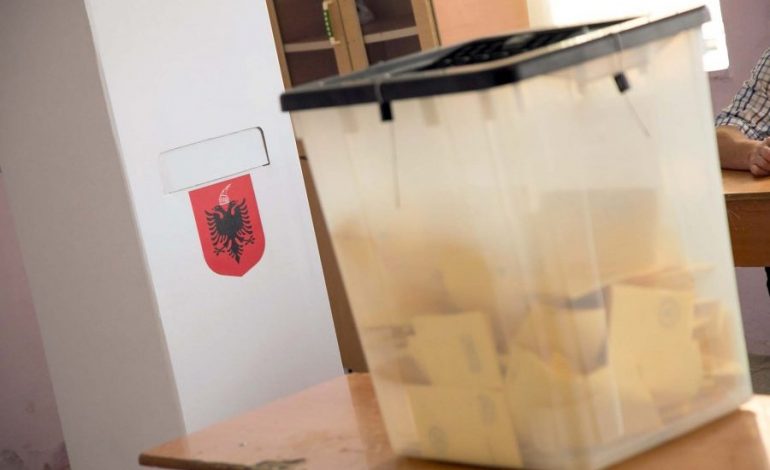 30 QERSHORI/ Përfundon shpërndarja e materialeve zgjedhore në 53 KZAZ