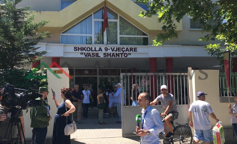 SHQIPËRIA VOTON/ Pamjet nga njësia 5. Shefja e OSBE/ODHIR anulon vizitën pas protestave