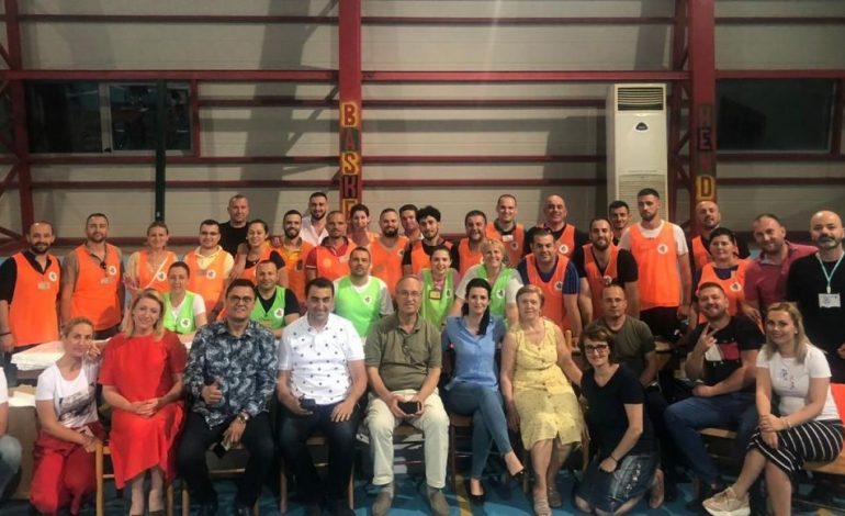 MBYLLJA E NUMËRIMIT/ Ministrja Gjonaj: Krenare për procesin, nëpër burgje…