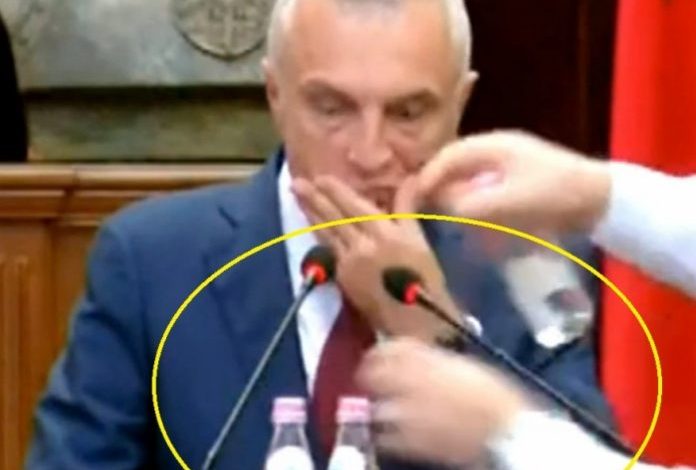 KONFERENCA/ Qytetarët reagojnë ashpër ndaj Metës: Testin mendor e kalon ti, por shih atë të… (FOTO)