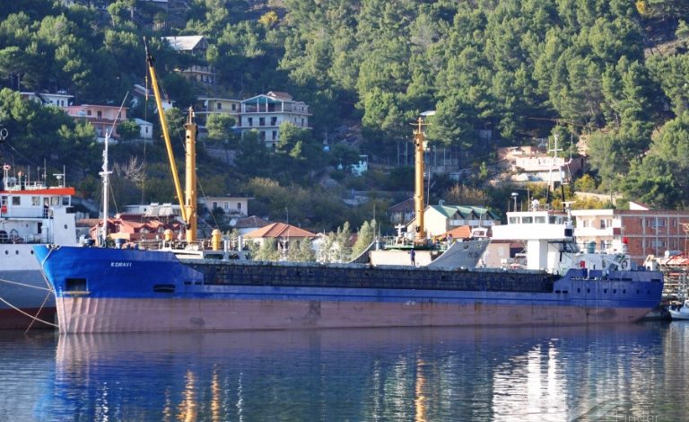 MANGËSI TË SHUMTA NË…/ Bllokohet në Itali anija shqiptare