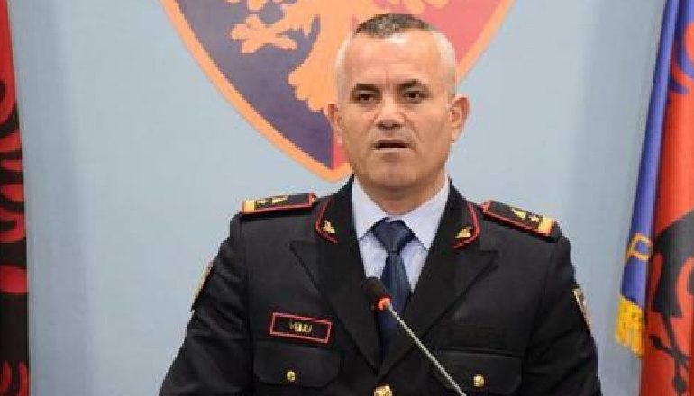 “KJO MODA JUAJ O BURRË I DHEUT…”/ Kërcënoi pushuesin kosovar, ja si e pësoi polici