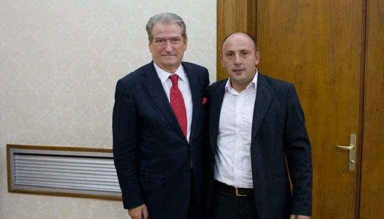 “KY E KA FAJIN QË HUMBËM”/ Basha pushon kameramanin e Berishës, pas fotos së Erla Mëhillit me Jozefina Topallin