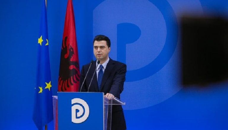 “BIJ E BIJA KURAJOZË”/ Mesazhi i Bashës për shqiptarët një ditë para protestës së 10-të kundër Ramës