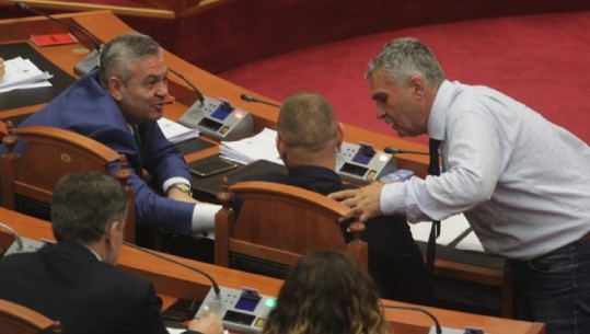 “MOS NA VRET VETEN KUJTIMI”/ Gjuzi nevrikoset me demokratin dhe kërcënon Patozin: Të kam ruajtur një letër…