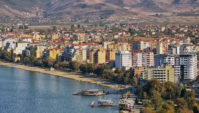 APARTAMENTE NË TIRANË DHE POGRADEC/ Sekuestrohet pasuri 1 mln euro dy shqiptarëve dhe një italiani