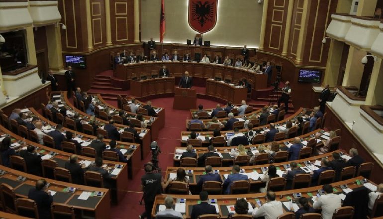 PARASHIKOHET DISKUTIMI NË KUVEND/ Koncesionet për Milot-Balldren dhe Orikum-Dukat