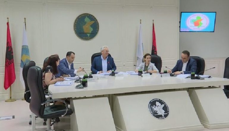 RRËZOHEN DY ANKIMIMET E FUNDIT/ “Bindja”: Listat s’i duam për në shtëpi, KQZ të hetojë fiktivët