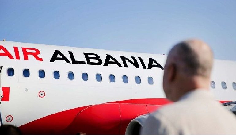 “AIR ALBANIA” SË SHPEJTI NIS FLUTURIMET DREJT EUROPËS/ Ish-kryebashkiaku i Nju Jorkut i kënaqur me shërbimin