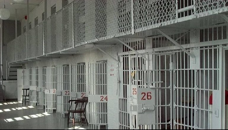 ALARMI NË GREQI/ Dy shqiptarë arratisen nga burgu. Policia…