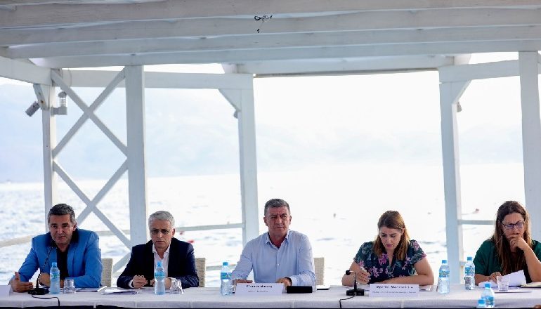SEZONI TURISTIK/ Task forca qeveritare mblidhet në Vlorë
