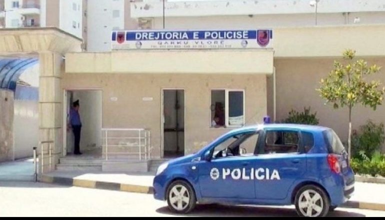 PRESION BASHKËJETUESES PËR TË VARË VETEN/ Tentoi t’i ngacmonte edhe vajzën, fieraku kapet në Vlorë