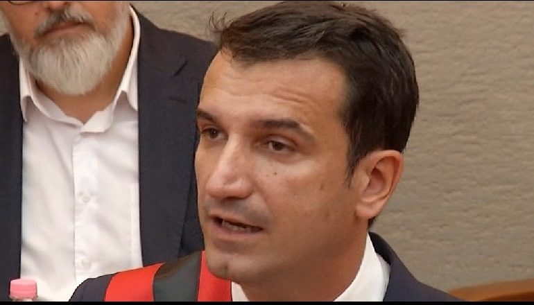 BATUTA ME RAMËN DHE KËSHILLTARIN E RI BASHKIAK/ Veliaj: Kemi 2 katunarë…