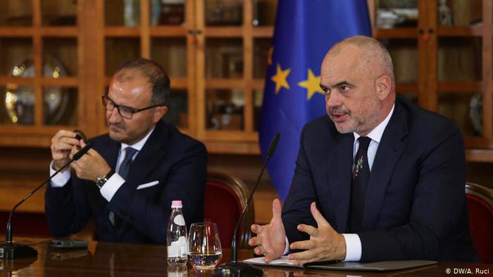 TRE DITË PAS 30 QERSHORIT/ Soreca: Qeveria dhe opozita të angazhohen urgjentisht në dialog