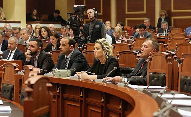 2 VITE TË BLLOKUAR NGA PD-LSI/ Zbulohet çfarë do të ndodhë të enjten në Kuvend, PS dhe opozita e re pritet të votojnë…
