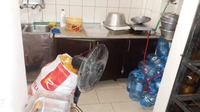 2.57 MILION LEKË GJOBA DHE 2 BLLOKIME/ AKU në “sitë” furra buke, byrektore dhe fast food-e në Tiranë e Shkodër