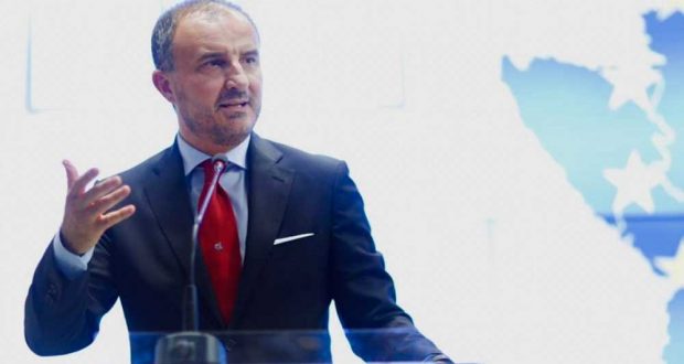 “TEATRI”/ Ambasadori Soreca: Është çështje delikate dhe politizuar, iu përket autoriteteve