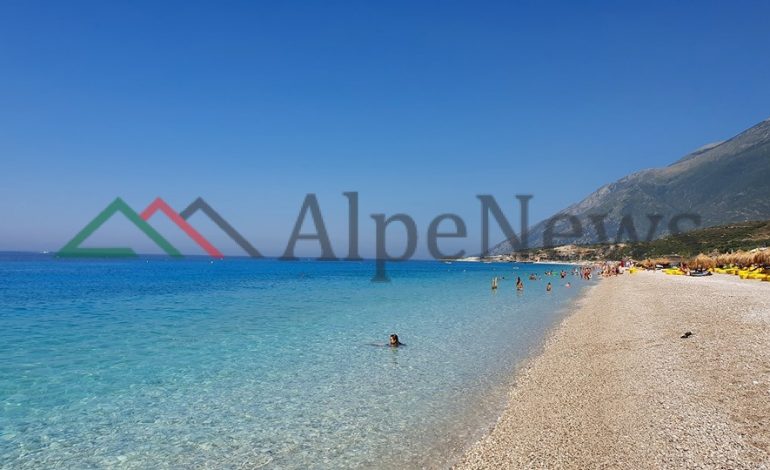 PLAZH I MREKULLUESHËM DHE I QETË/ Drimadhes destinacioni ideal për pushime (PAMJET)