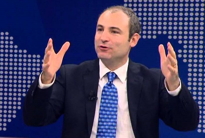 “NA U RIKTHYEN 200 MIJË…”/ Aldo Bumçi deliron: Jemi në momentin më frymëzues