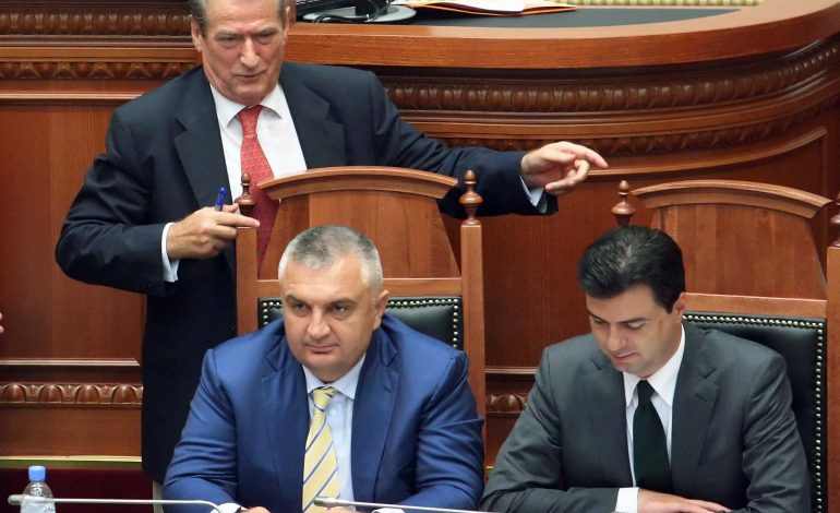 NJË RIKTHIM PAS NË KOHË/ Çfarë duhet të kujtojnë demokratët për Ilir Metën: Nga “blloku”, vrasjet në Tropojë, vjedhja e…