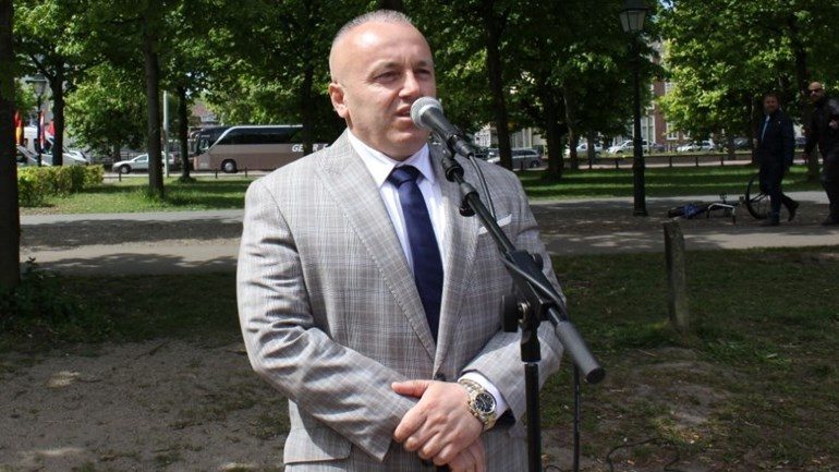 U VRA DHE U HODH NË KANAL/ Sot përcillet për në banesën e fundit Festim Lato, me flamur… (VIDEO)