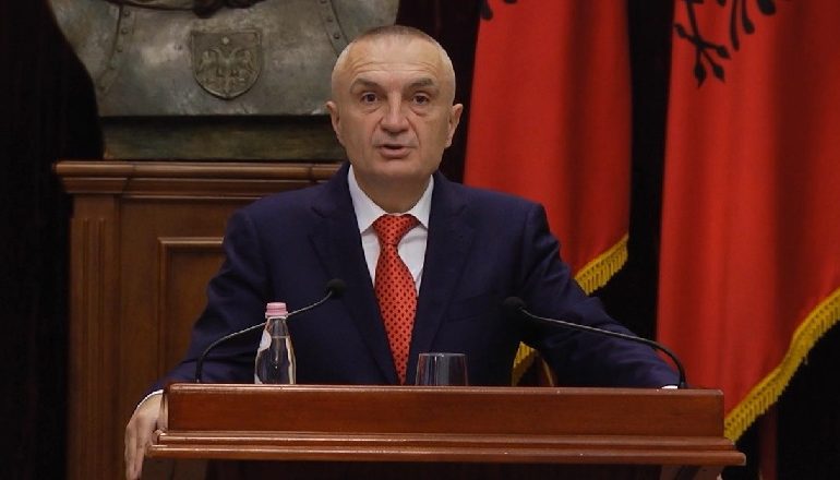 “O TRADHTAR PSE SHKOVE?” Qytetarët “masakrojnë” Ilir Metën: Nuk ke të drejtë me fol në emër të Kosovës, o i biri i shkaut