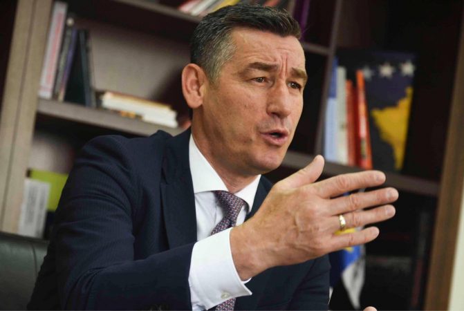 “DORËHEQJA E HARADINAJ”/ Veseli: Të shpërbëhet Parlamenti, të caktohet data e zgjedhjeve