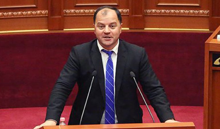 PASI RAMA I PËRGJYSMOI RROGËN/ Rebelohet Lefter Maliqi: Edhe djall të ishe do kishe pak shpirt