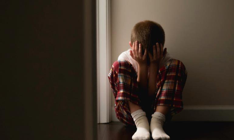 E RËNDË NË TIRANË/ 13 vjeçari abuzohet seksualisht nga TRE burra. I kërkuan…