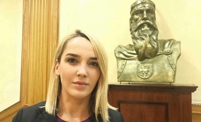 “E BËN PËR…”/ Gazetarja e njohur: Si mund t’i hapen negociatat Shqipërisë, me një president gangster si Ilir Meta