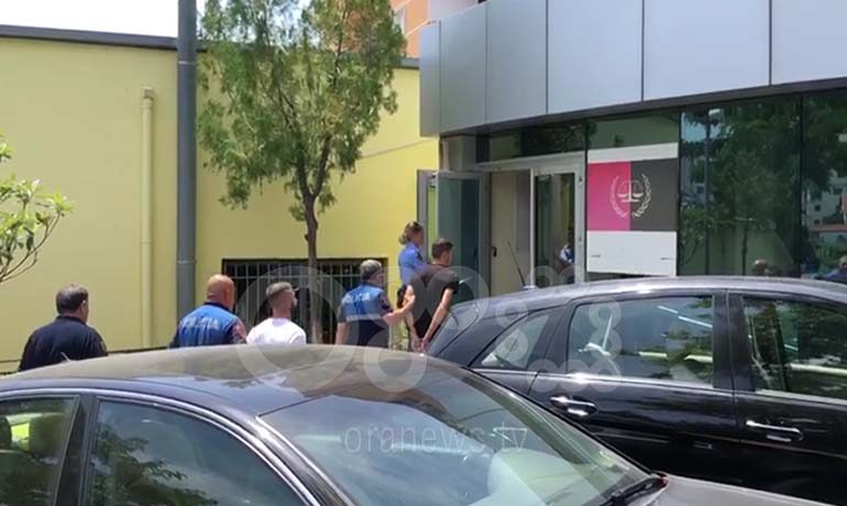 DROGË ME DRON NË BURGUN E SHËN KOLLIT/ Ja çfarë u vendos për 2 të arrestuarit (VIDEO)