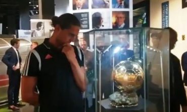 PAS ZYRTARIZIMIT TEK JUVENTUS/ Rabiot mahnitet me “Topit të Artë” në muze: I vërteti është ky... (VIDEO)