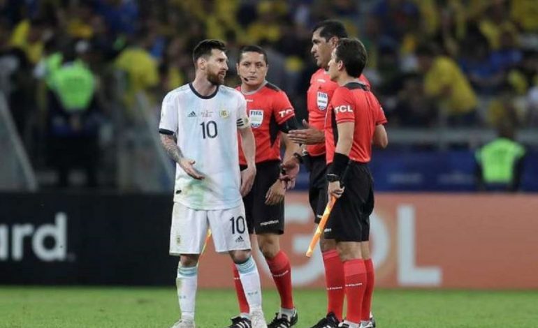 ZYRTARE/ Disiplina dënon arbitrin që “eliminoi” Argjentinën përballë Brazilit