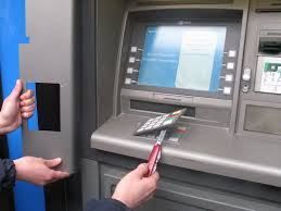GRABITËN BANKAT/ Çfarë ndodhi sot me 2 rumunët me karta krediti…