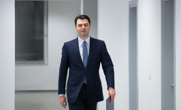 “DO VAZHDOJMË BETEJËN, ORË E ERRËT PËR SHQIPËRINË”/ Basha vihet në lëvizje, kë takoi sot kreu i PD?