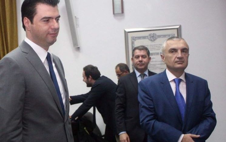 “NDËRRO PLLAKËN E GRAMAFONIT…”/ Spiropali ironizon Bashën: Harroje 30 Qershorin se po të ikën edhe…