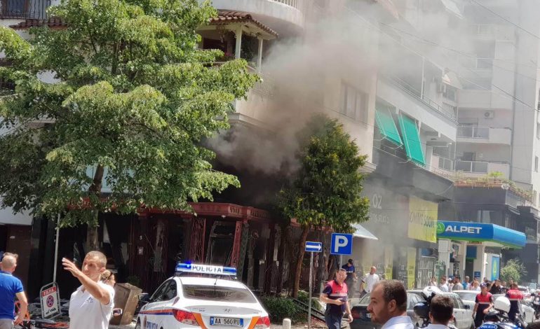 TRONDITET TIRANA/ Detajet e REJA: Shpërthen bombola në një dyqanin e tullumbacave në zonën e ish-bllokut, 4 të plagosur (VIDEO)