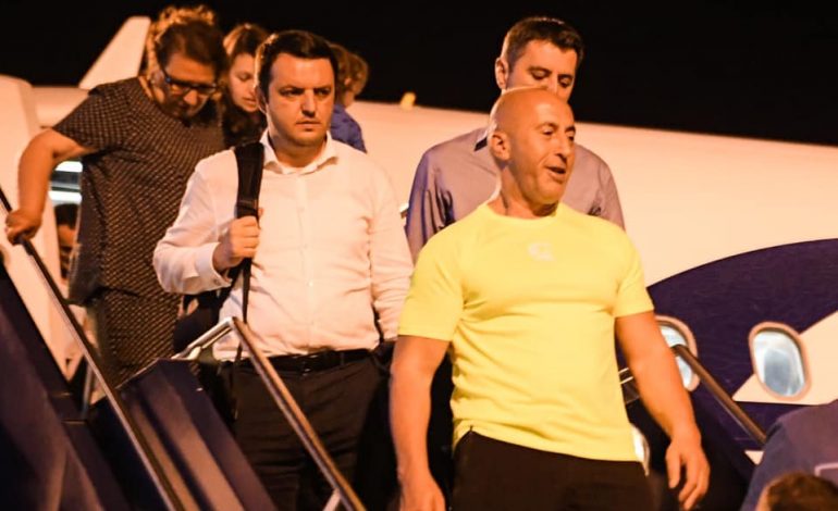 HARADINAJ KTHEHET NGA HAGA/ Ja mesazhi i parë sapo zbret nga avioni