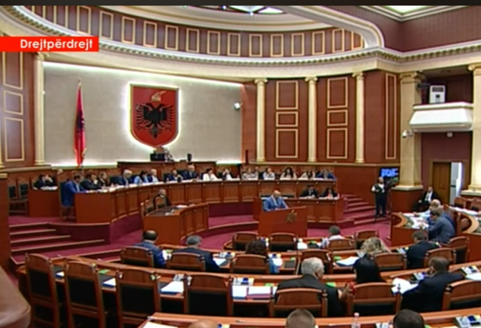 LIVE KUVENDI/ Nis seanca për ngritjen e komisionit hetimor për shkarkimin e Presidentit Meta