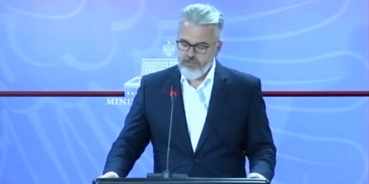 SHQIPËRIA VOTOI/ Zv ministri i Drejtësisë: Shqiptarët fituan të drejtën për…